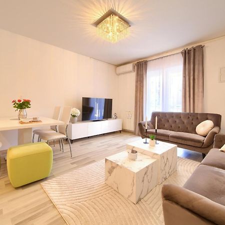Apartmani Assa Krk Кърк Екстериор снимка