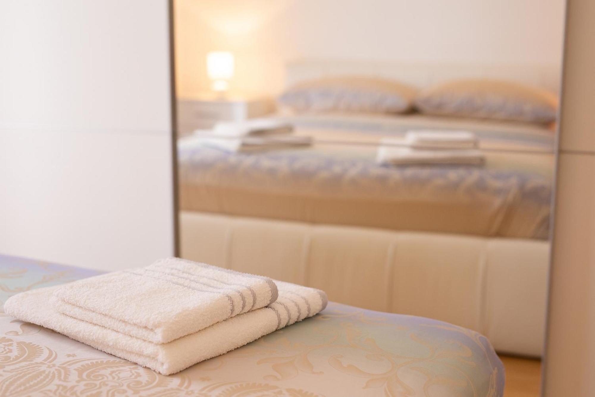 Apartmani Assa Krk Кърк Екстериор снимка