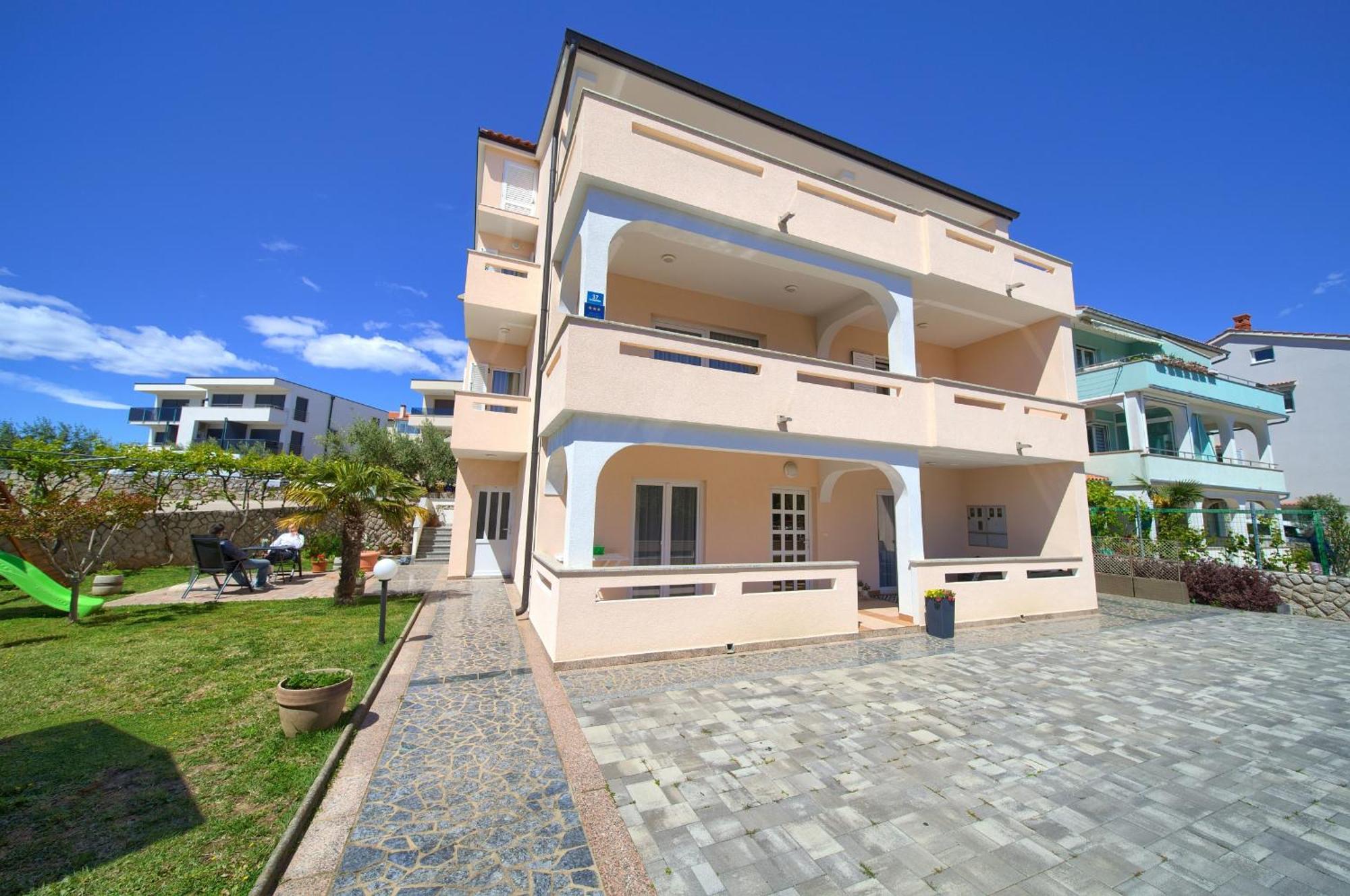 Apartmani Assa Krk Кърк Екстериор снимка