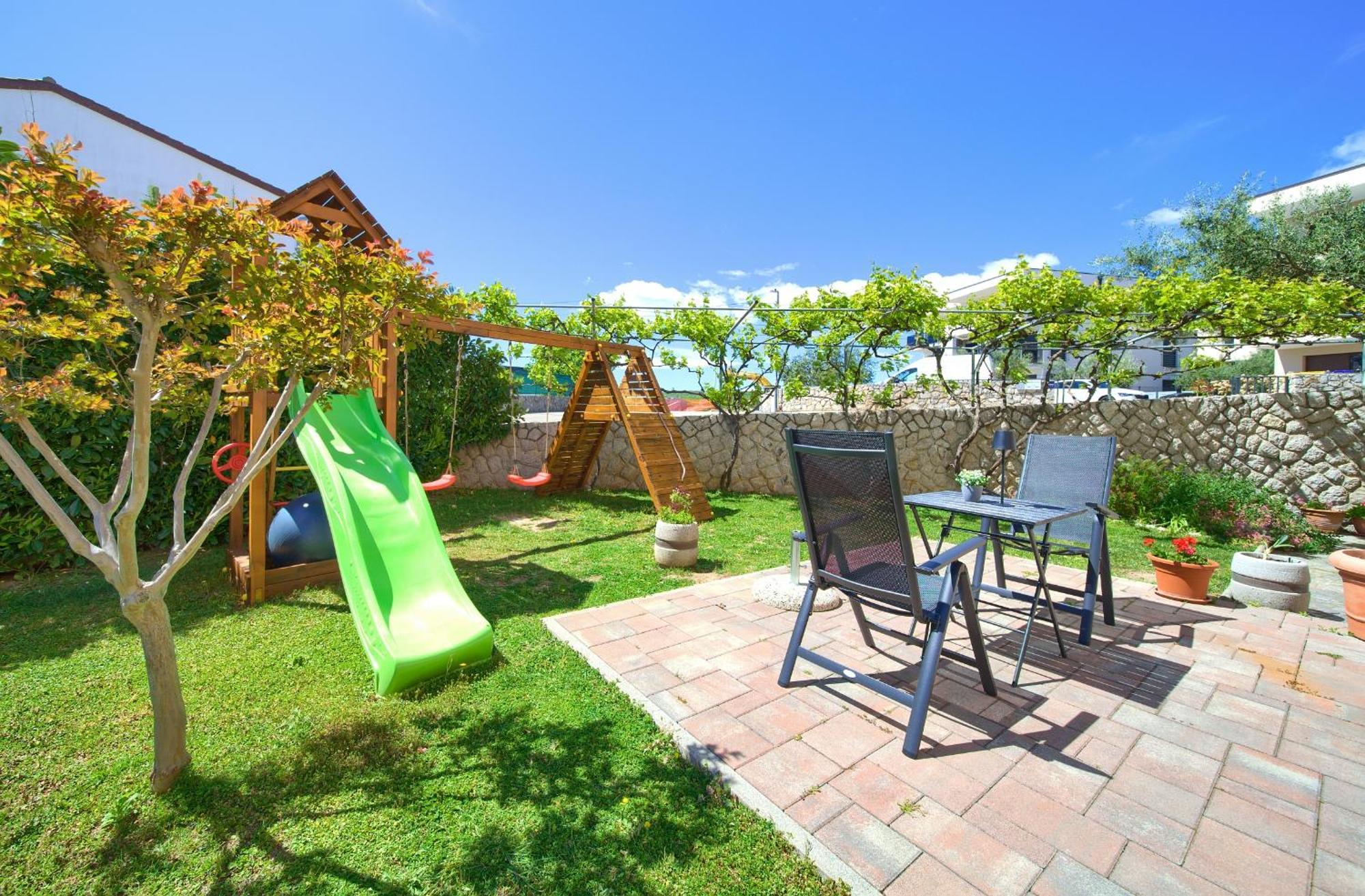 Apartmani Assa Krk Кърк Екстериор снимка